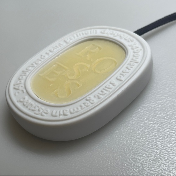 Diptyque Roses Scented Oval - Picture 6 of 6